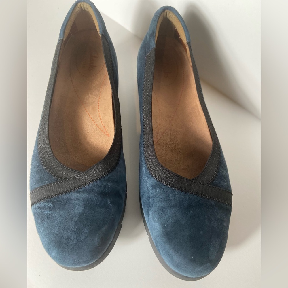 Clarks~Artisan~Daelyn Hill~Comfort~Navy Blue~Suede~Slip On Wedge~Loafer~Size 7 - Picture 5 of 13